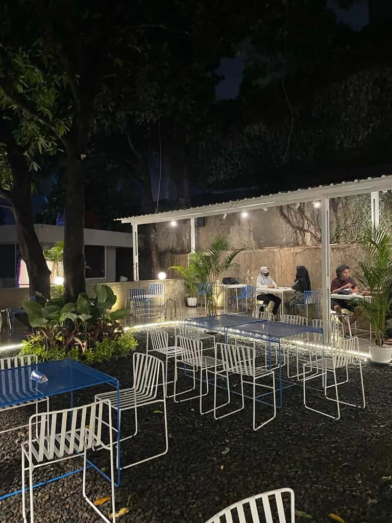 Bagi Kopi — Arsenal pub in Jakarta, Indonesia