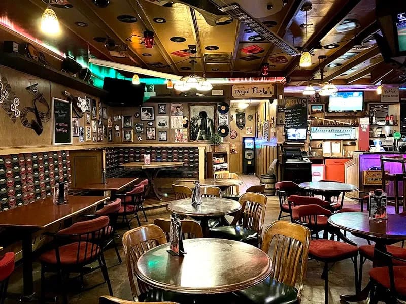 Regal Beagle Pub — Arsenal pub in Calgary Regal Beagle Pub — Arsenal pub in Calgary, Canada