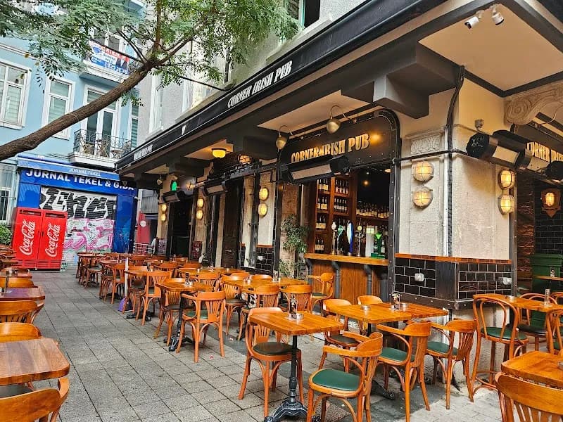 Corner Irish Pub pub exterior in Istanbul - an Arsenal supporters' pub
