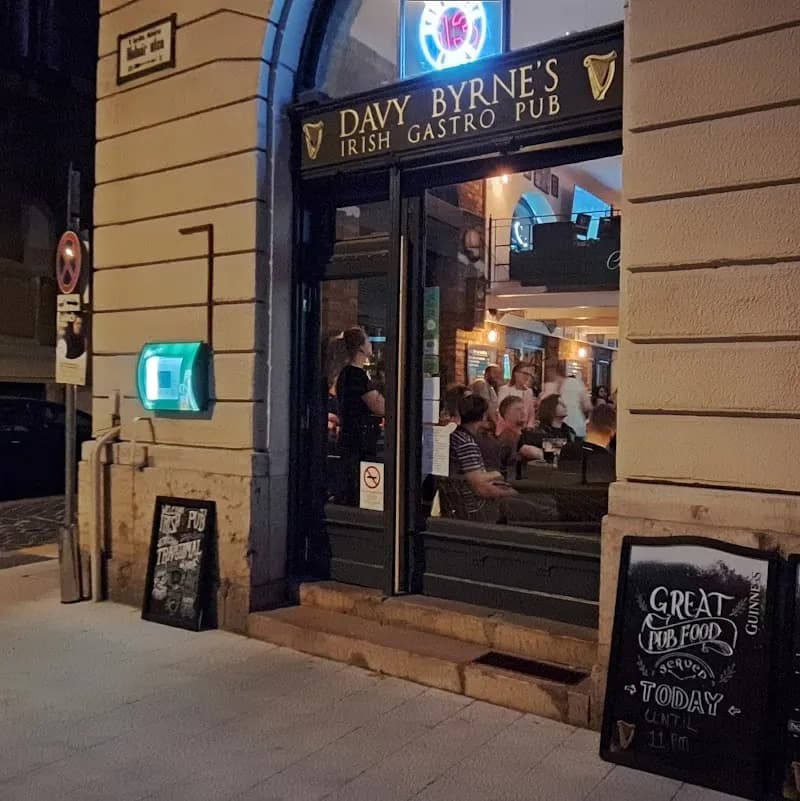 Davy Byrne's — Arsenal pub in Budapest Davy Byrne's — Arsenal pub in Budapest, Hungary