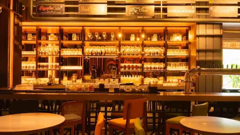 Effingut Saket — Arsenal pub in Delhi Effingut Saket — Arsenal pub in Delhi, India