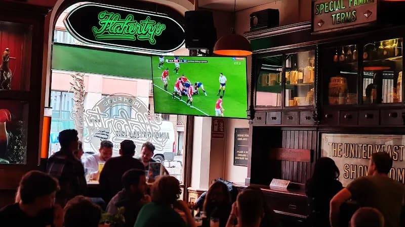 Flaherty's Irish Pub pub exterior in Barcelona - an Arsenal supporters' pub