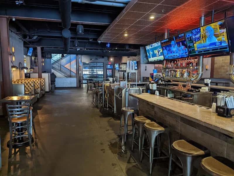 MacDinton's Gainesville — Arsenal pub in Gainesville MacDinton's Gainesville — Arsenal pub in Gainesville, United States