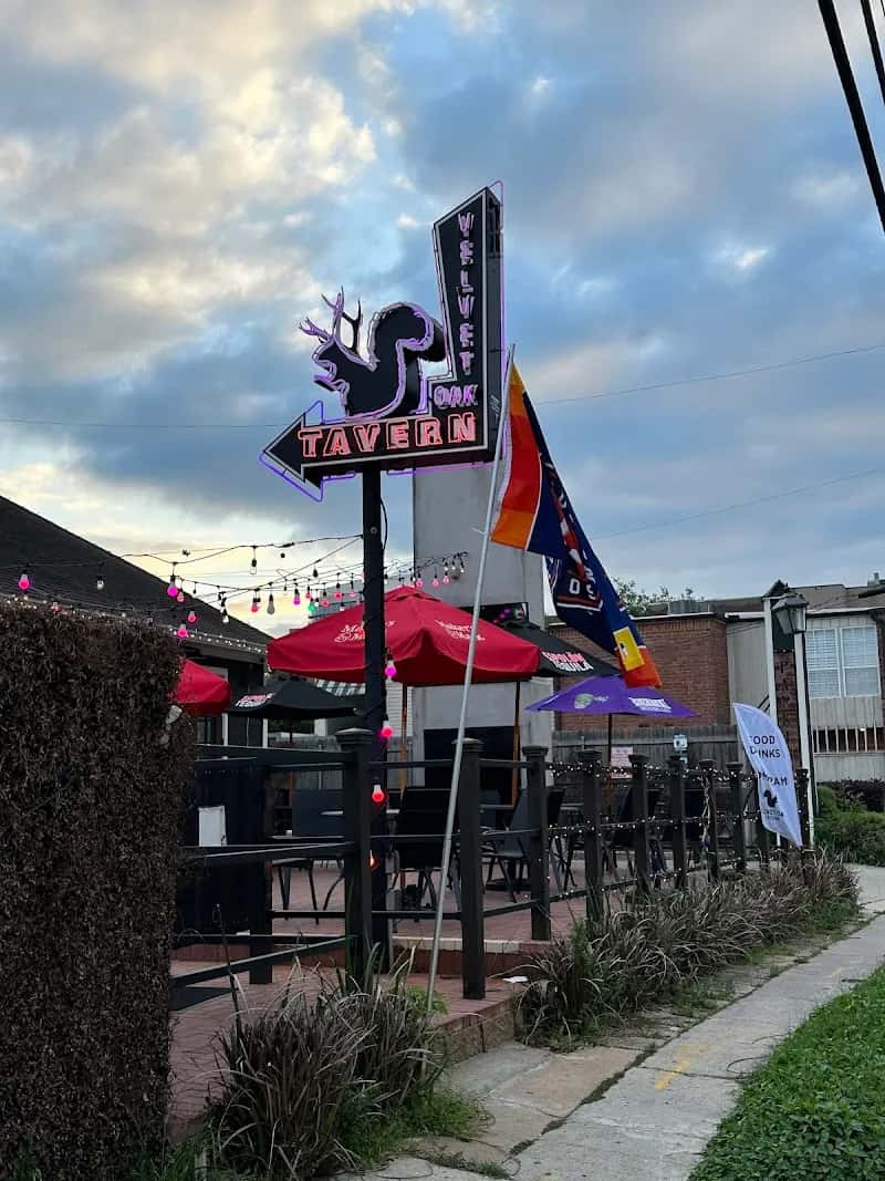 Velvet Oak Tavern — Arsenal pub in Houston Velvet Oak Tavern — Arsenal pub in Houston, United States