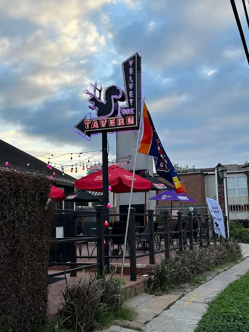 Velvet Oak Tavern — Arsenal pub in Houston Velvet Oak Tavern — Arsenal pub in Houston, United States