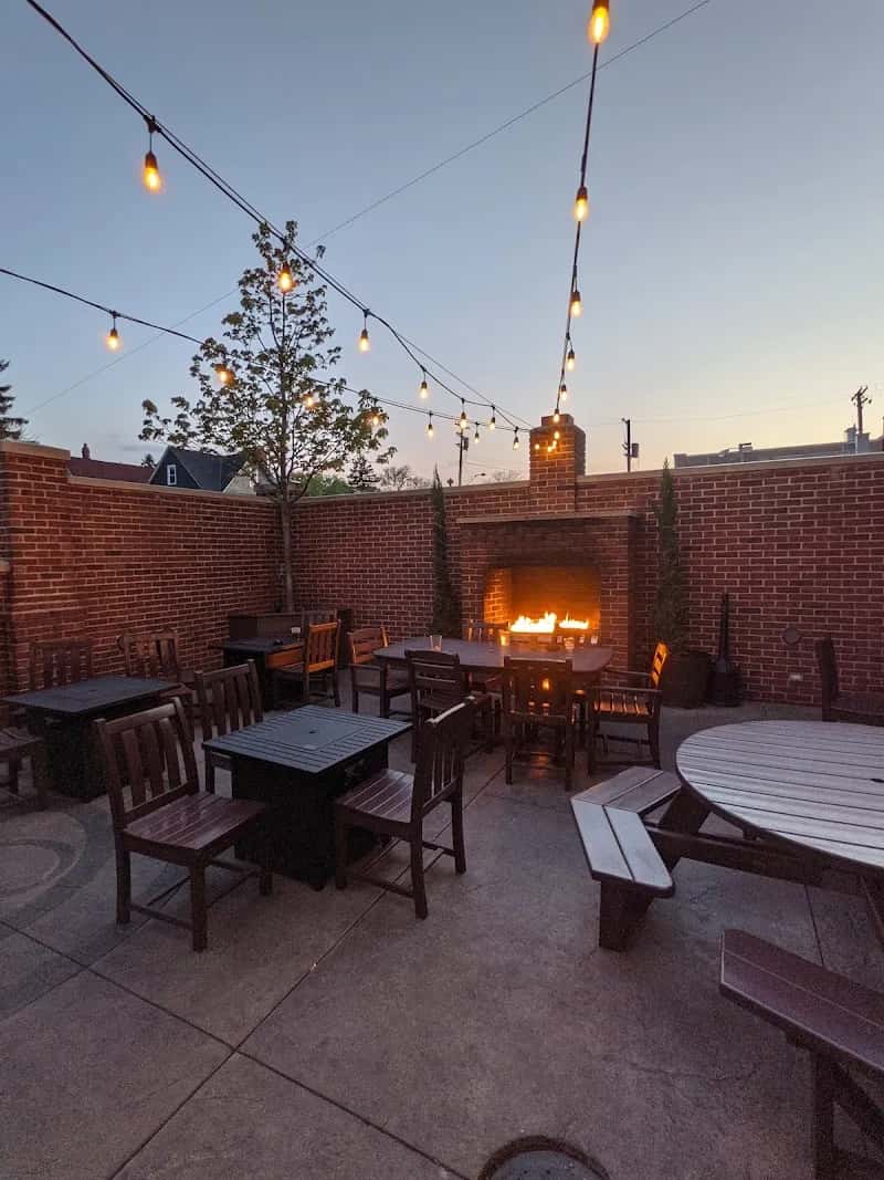 Merry Arts Pub & Grill — Arsenal pub in Lakewood Merry Arts Pub & Grill — Arsenal pub in Lakewood, United States