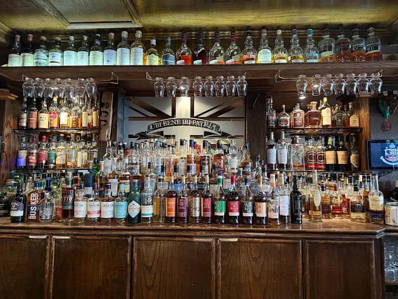 Burgundy Lion — Arsenal pub in Montreal Burgundy Lion — Arsenal pub in Montreal, Canada