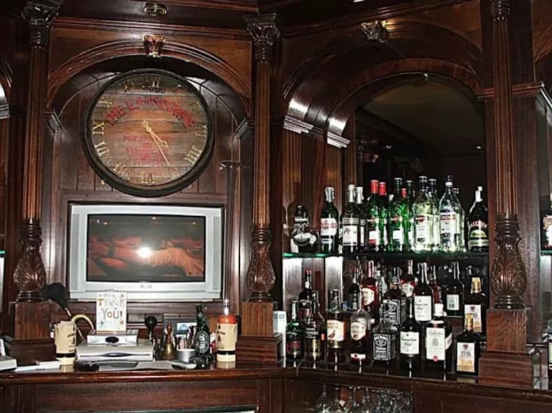 Doolans Bar — Arsenal pub in Playa Flamenca Doolans Bar — Arsenal pub in Playa Flamenca, Spain