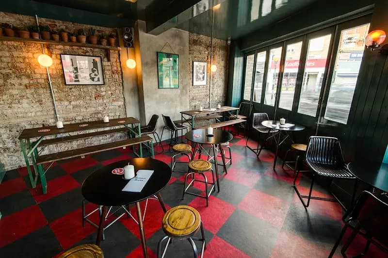 Victoria Tavern N7 — Arsenal pub in London Victoria Tavern N7 — Arsenal pub in London, United Kingdom